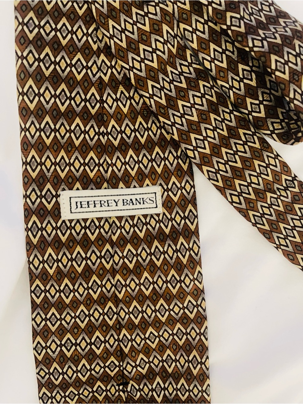 NWOT Jeffrey Banks Men’s Brown Geometric Silk Tie